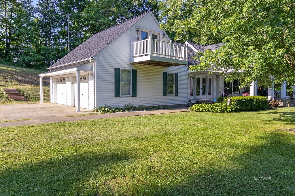 Garage with Bonus room