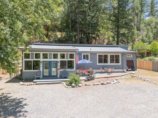 feature listing property photo