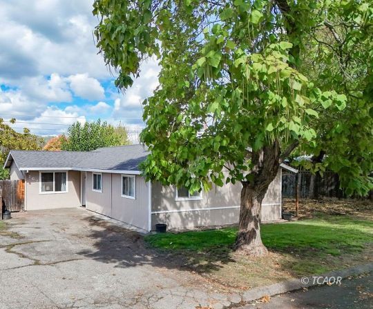 feature listing property photo