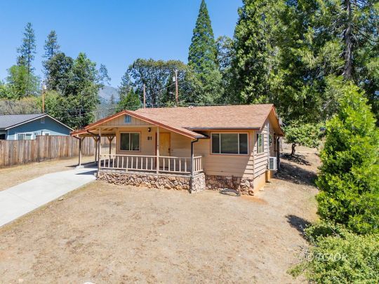 feature listing property photo