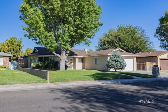 feature listing property photo