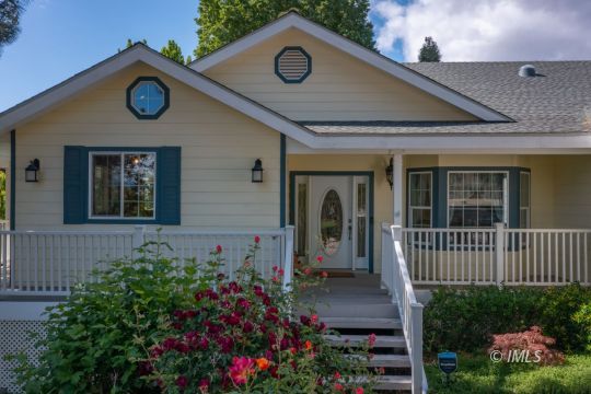 feature listing property photo