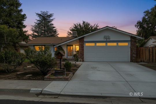feature listing property photo