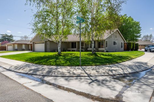feature listing property photo