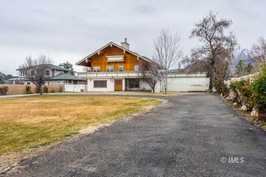 feature listing property photo