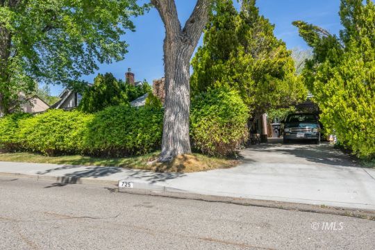 feature listing property photo