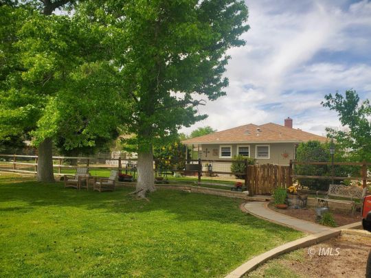 feature listing property photo