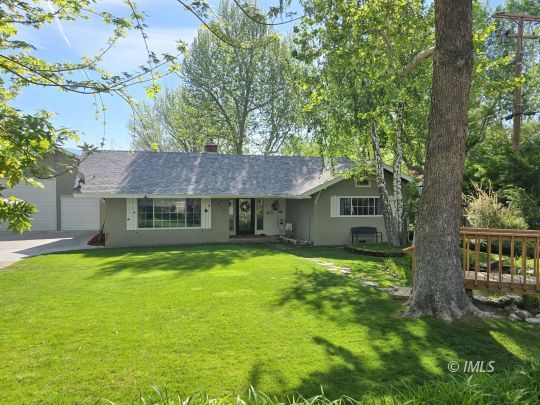 feature listing property photo