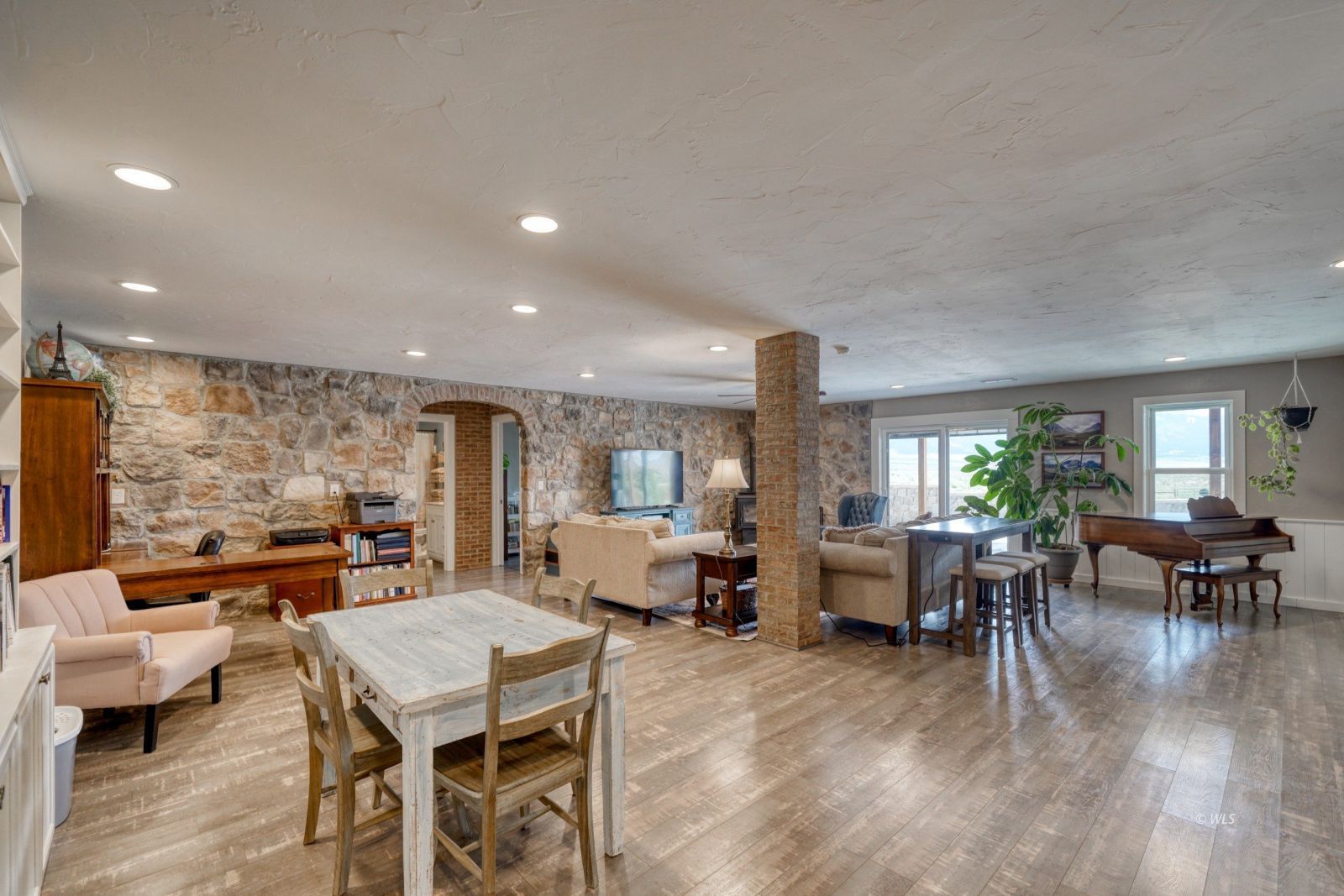 Property Photo 23