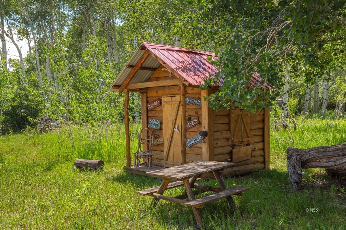 Property Photo 23
