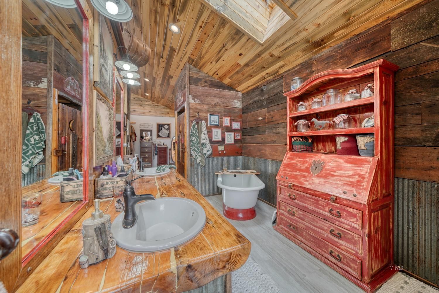 Property Photo 25