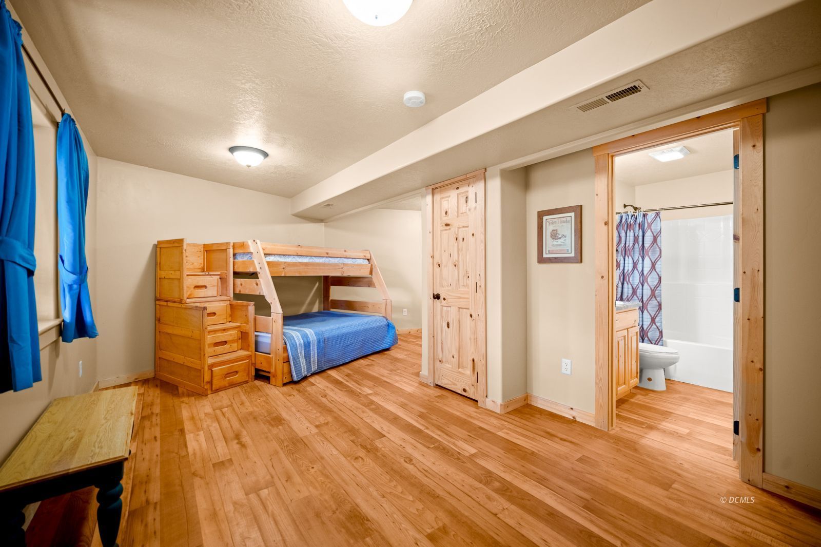 Property Photo 26