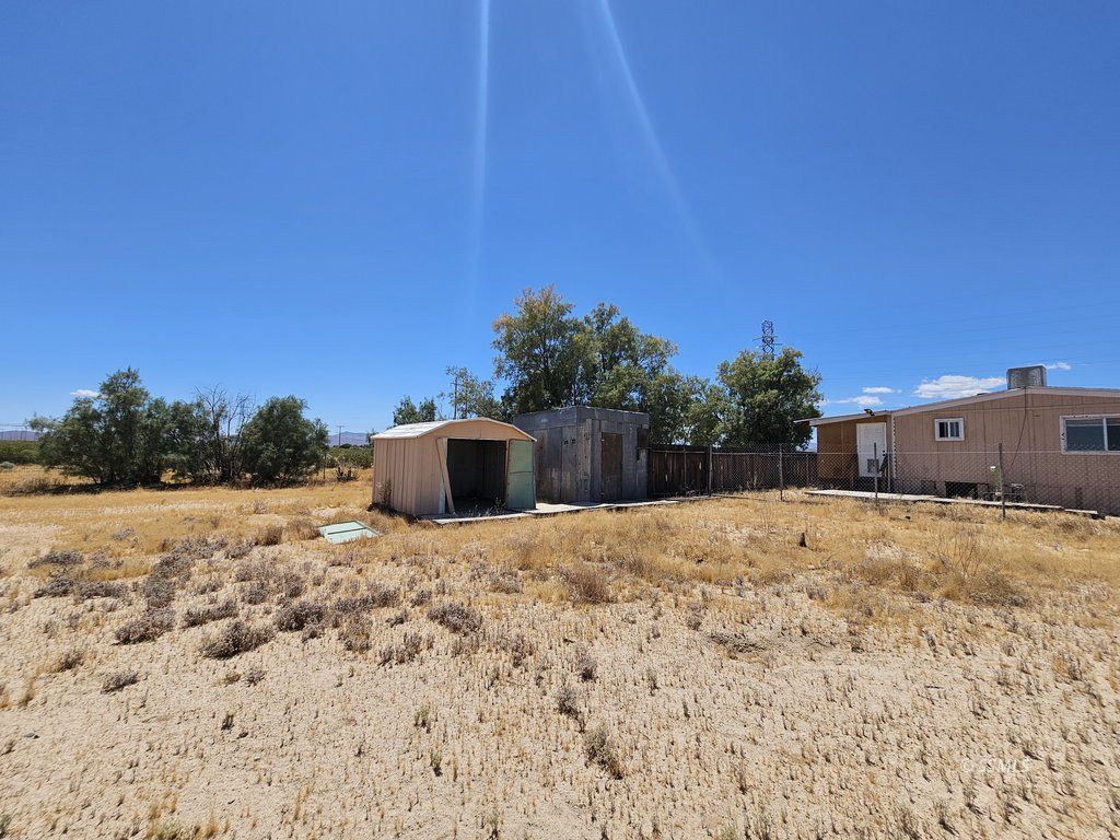 Property Photo 33