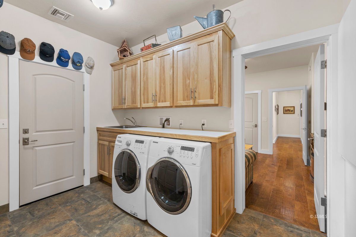 Property Photo 38