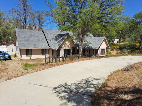 feature listing property photo