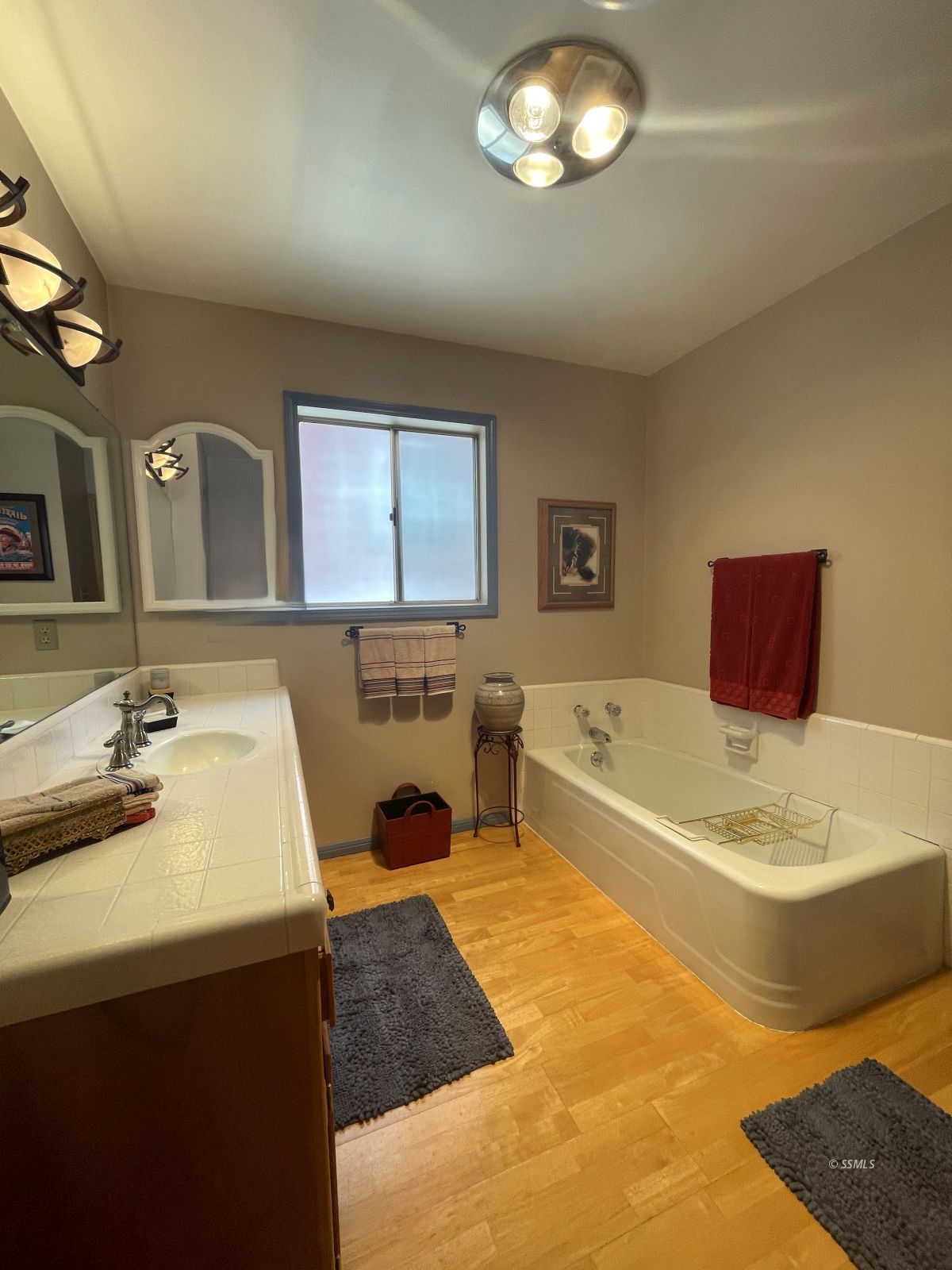 Property Photo 28
