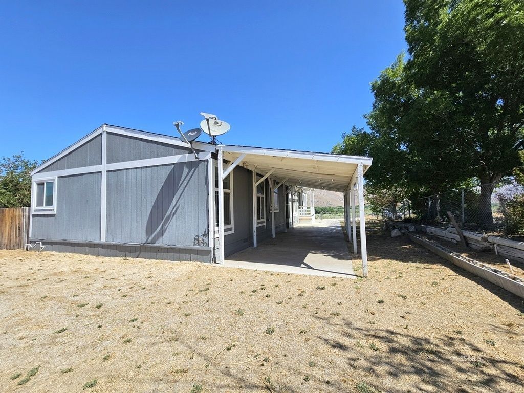 Property Photo 28