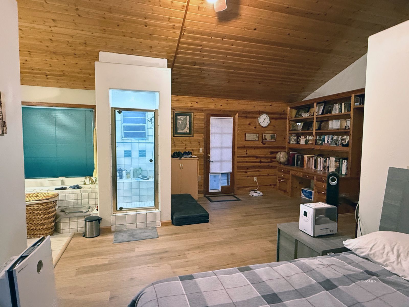 Property Photo 25