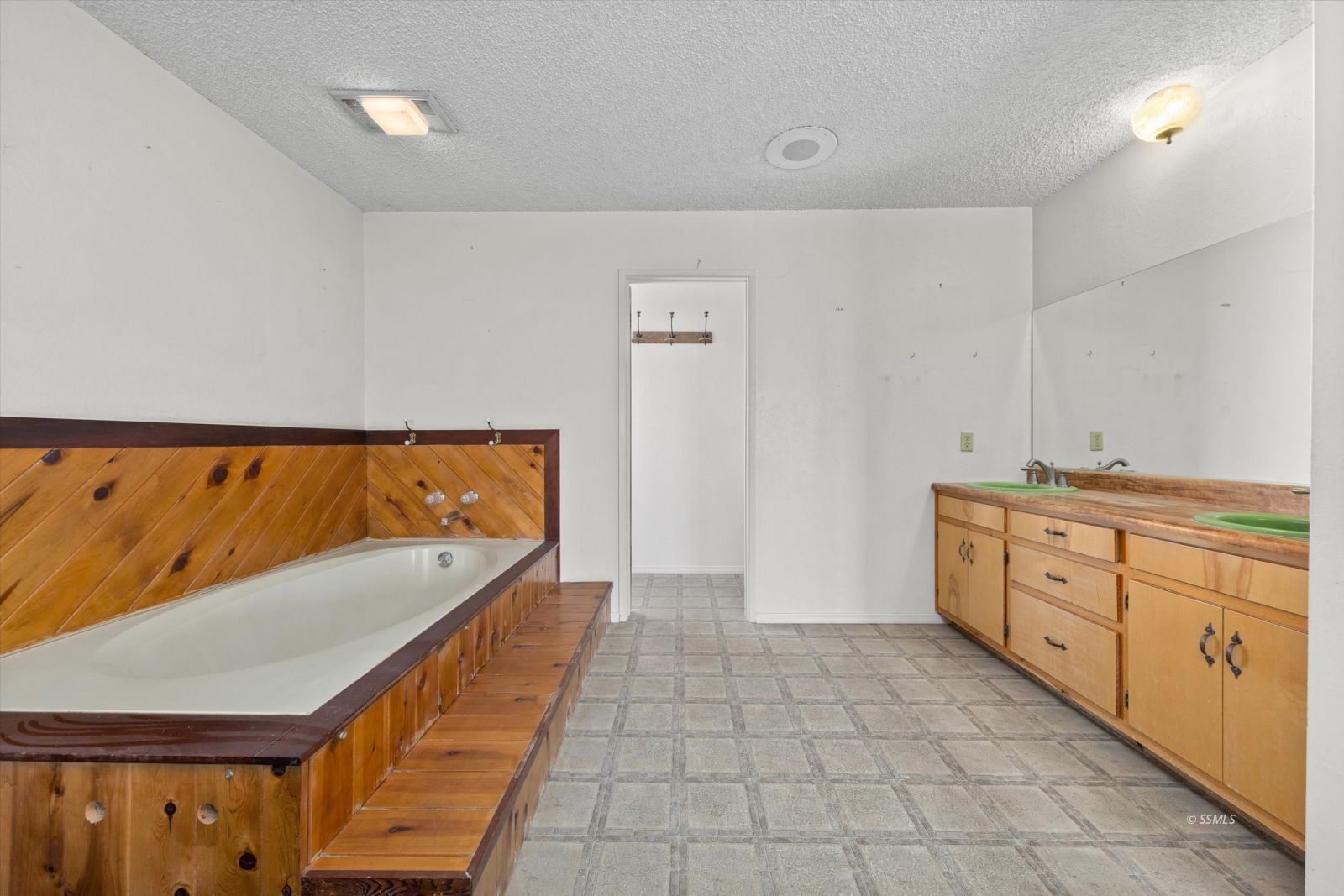 Property Photo 44