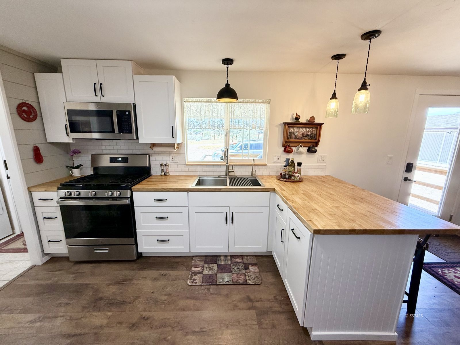 Property Photo 26