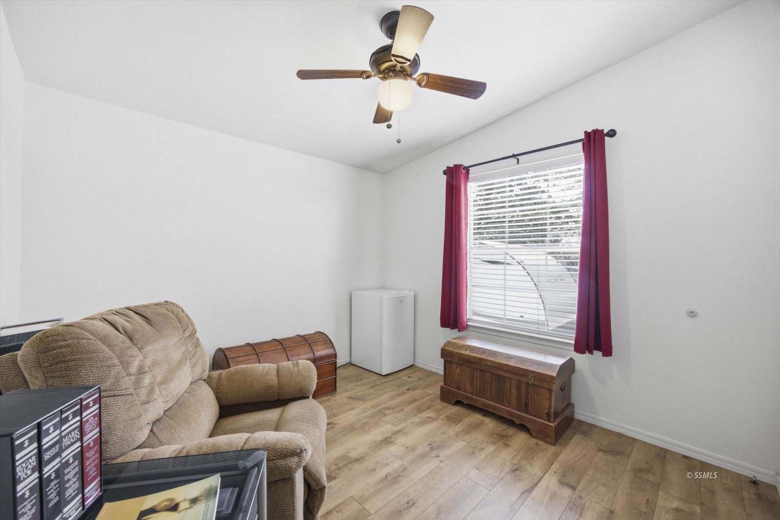 Property Photo 27