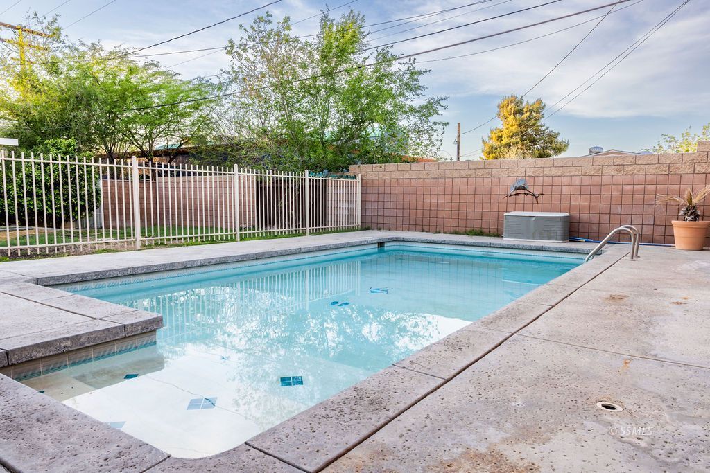 Property Photo 40