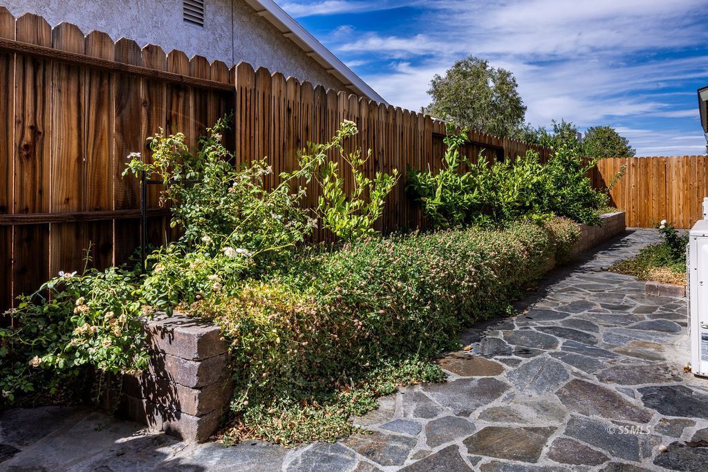 Property Photo 39