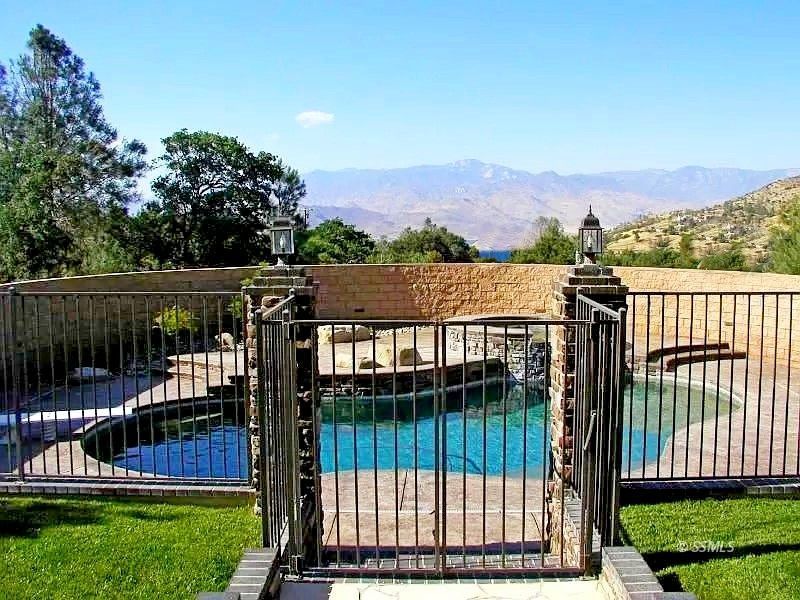 Property Photo 32