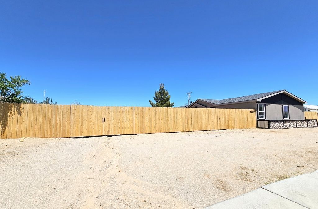 Property Photo 35
