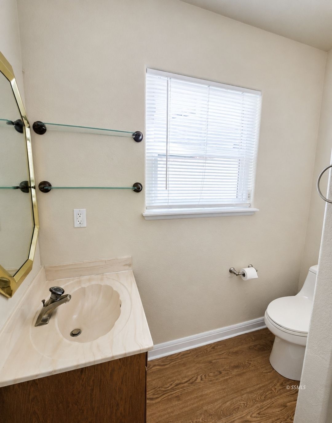 Property Photo 40