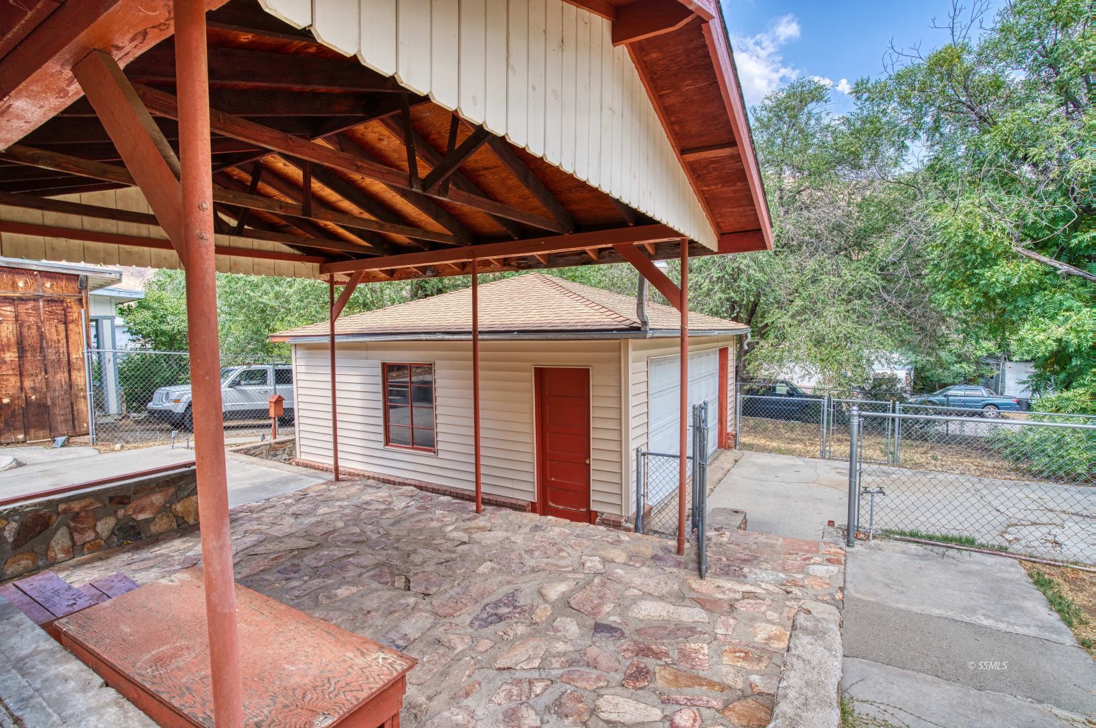 Property Photo 17