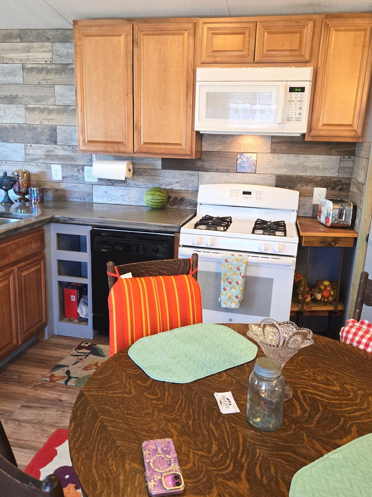 Property Photo 16