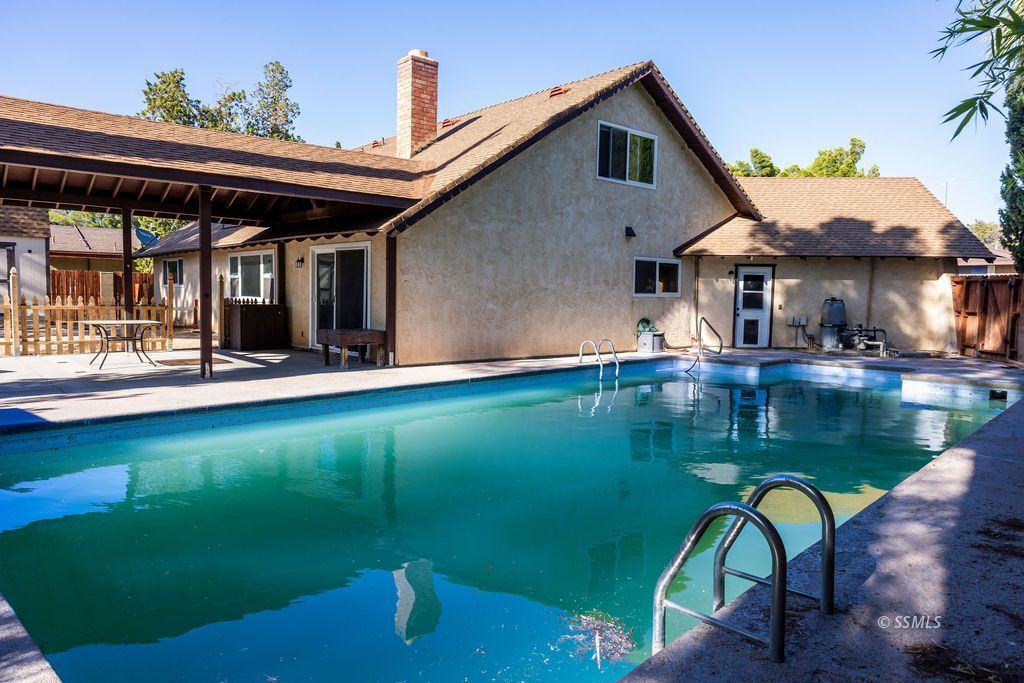 Property Photo 34