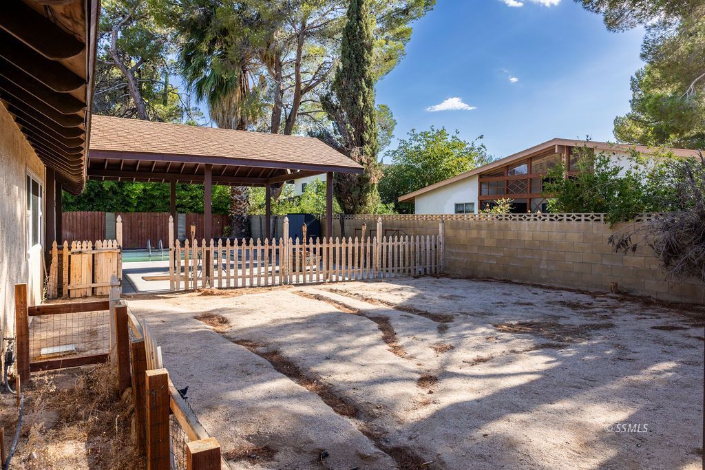Property Photo 38