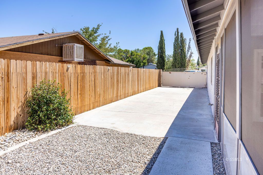 Property Photo 27