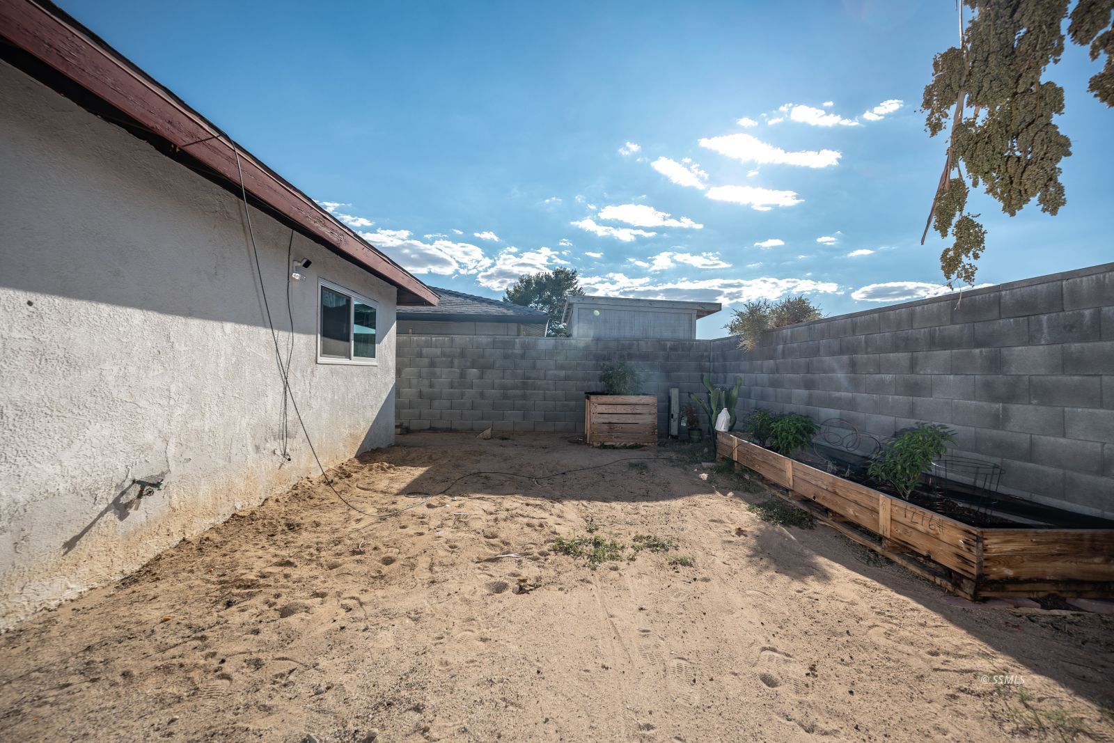 Property Photo 23