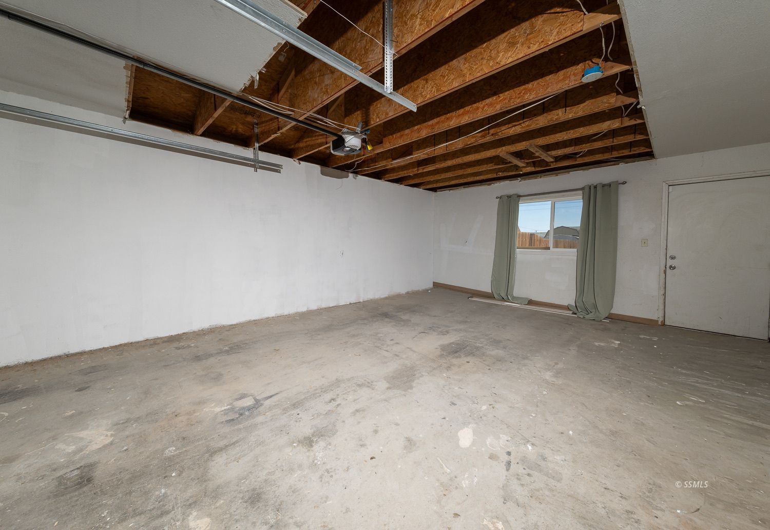 Property Photo 33