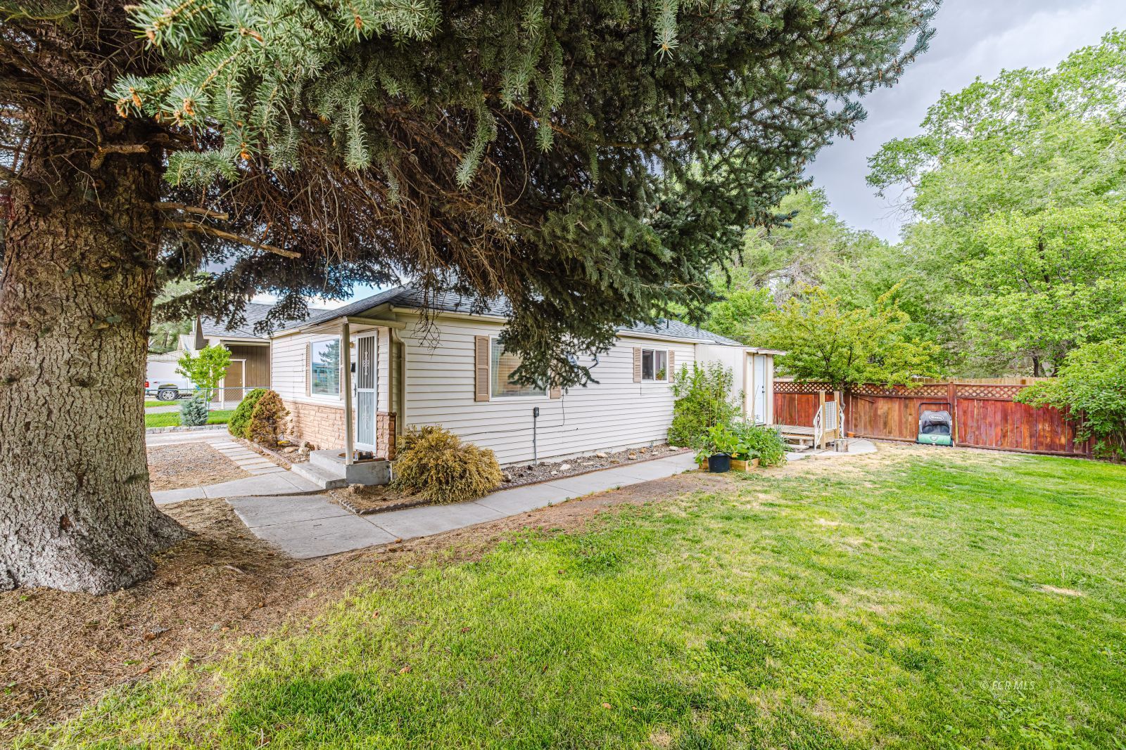Property Photo 23