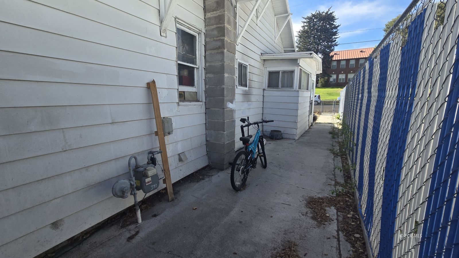 Property Photo 42