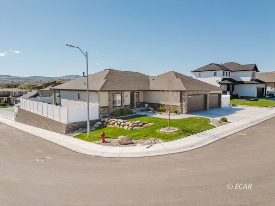 feature listing property photo
