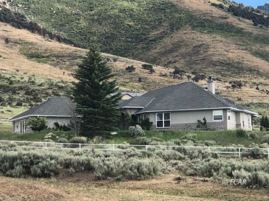 feature listing property photo