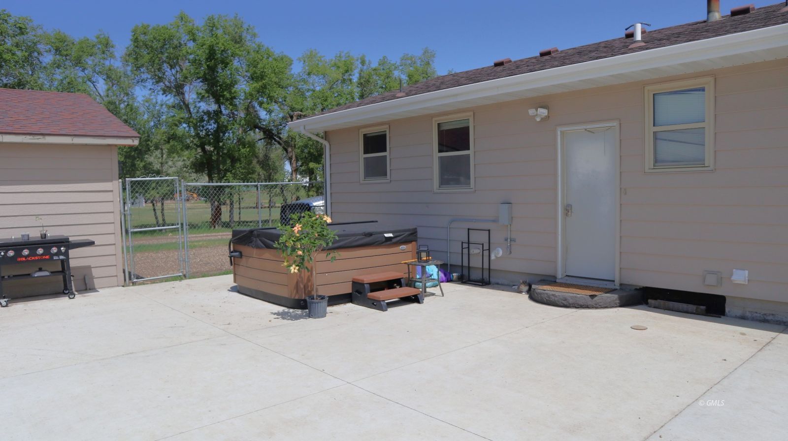 Property Photo 28