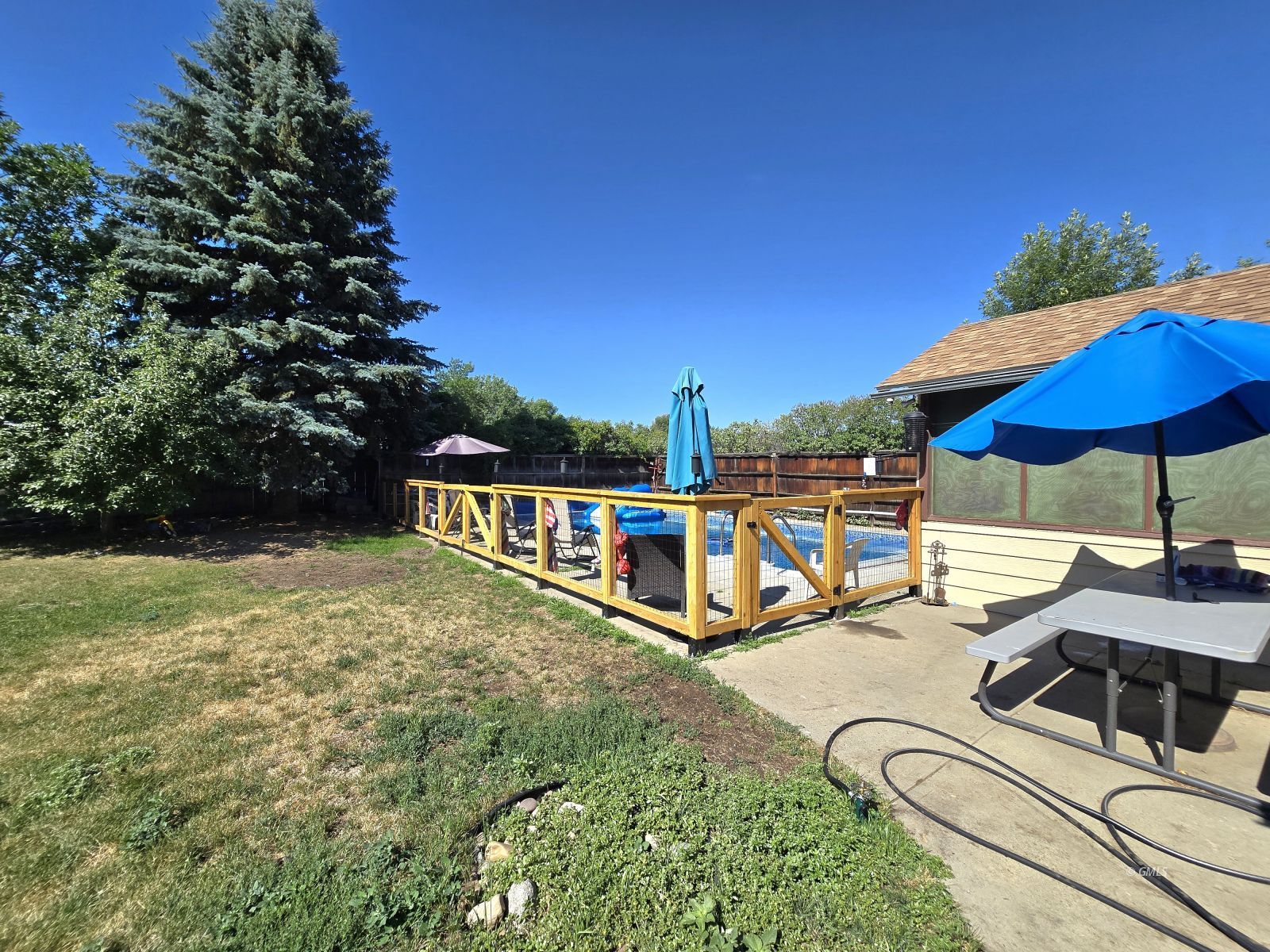 Property Photo 28