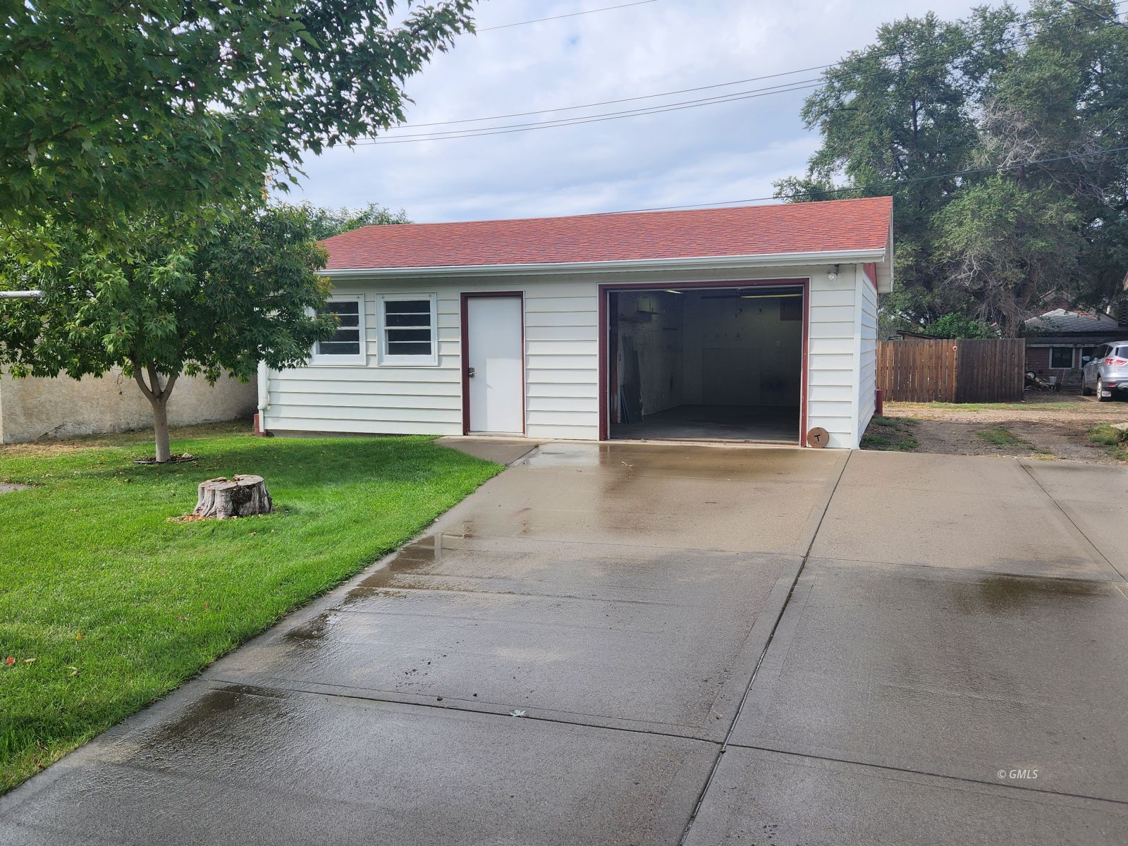 Property Photo 33
