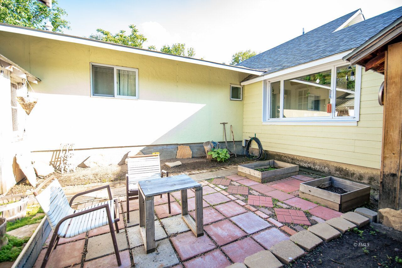 Property Photo 28