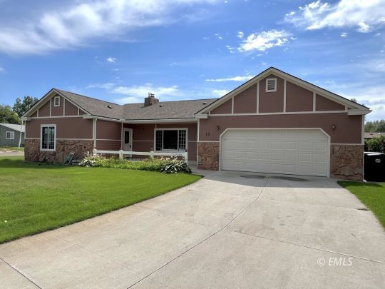 feature listing property photo
