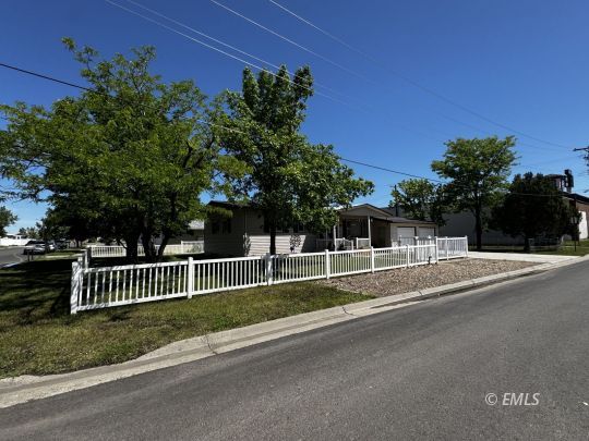 feature listing property photo