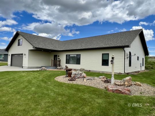 feature listing property photo