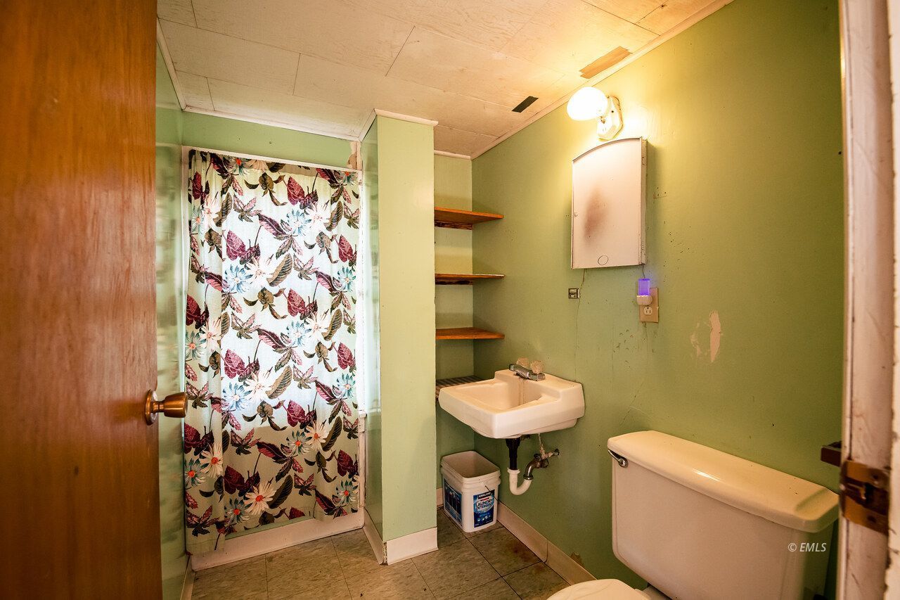 Property Photo 27
