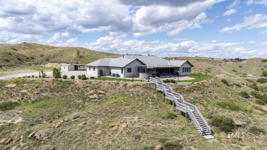 feature listing property photo
